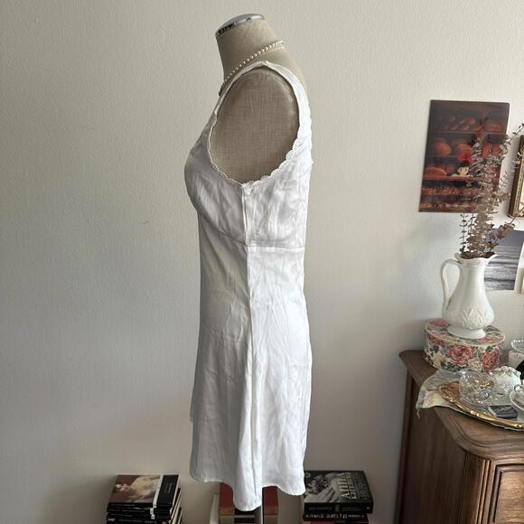 Princess Polly white silky square neck dress - Picture 4 of 7